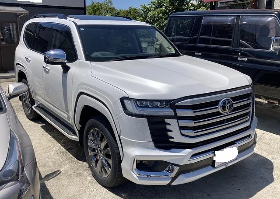 BRAND NEW TOYOTA LANDCRUSER 