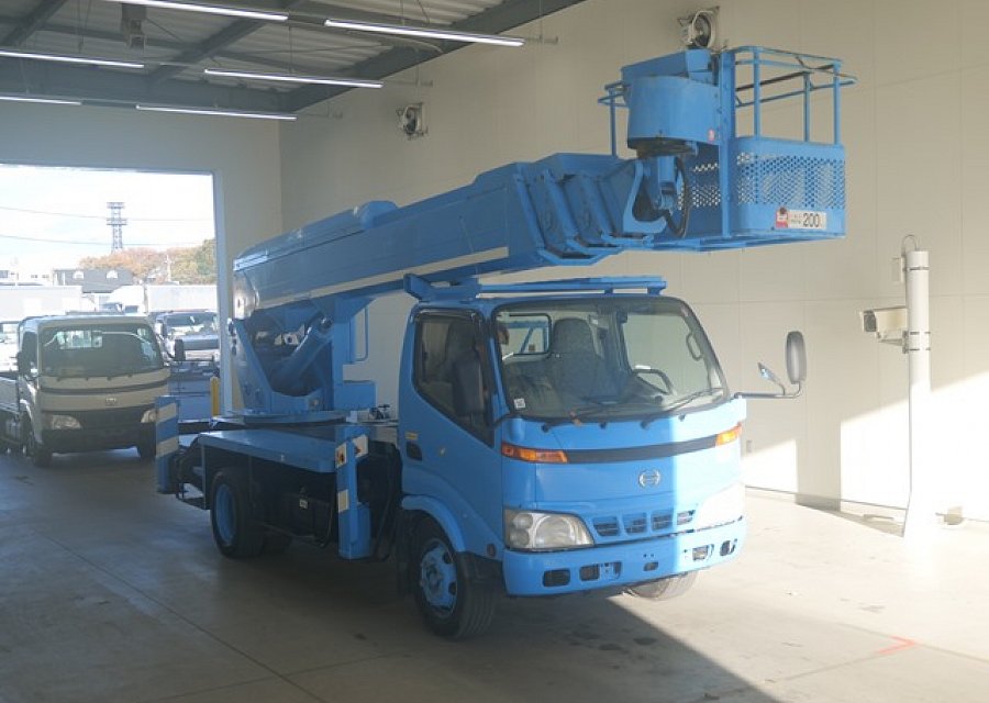 HINO DUTRO MANLIFT TRUCK