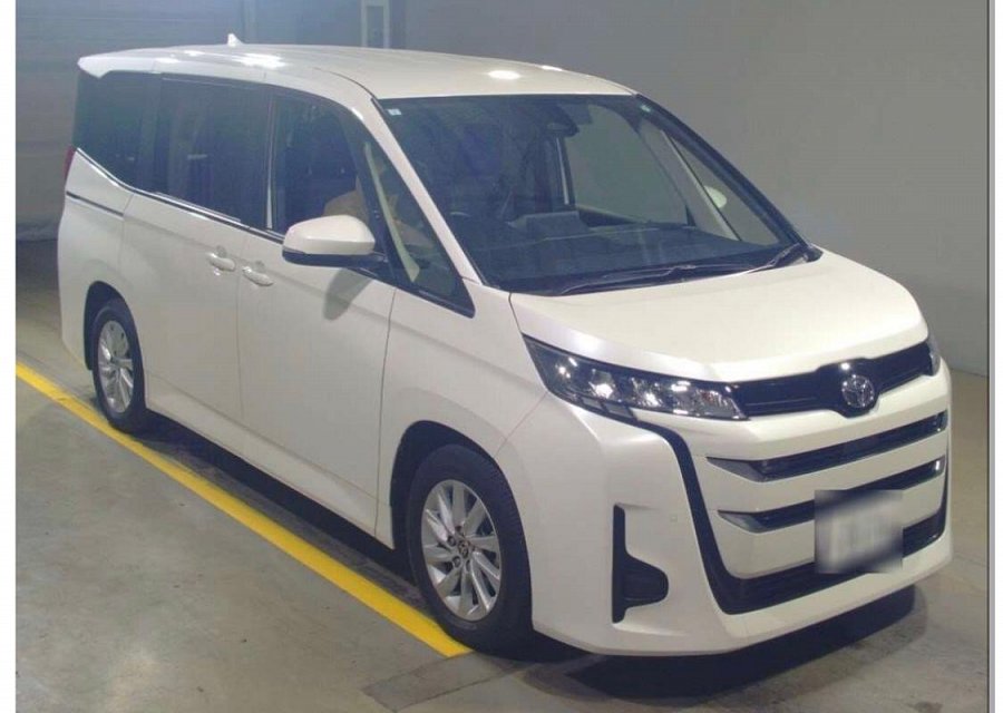 TOYOTA NOAH VAN