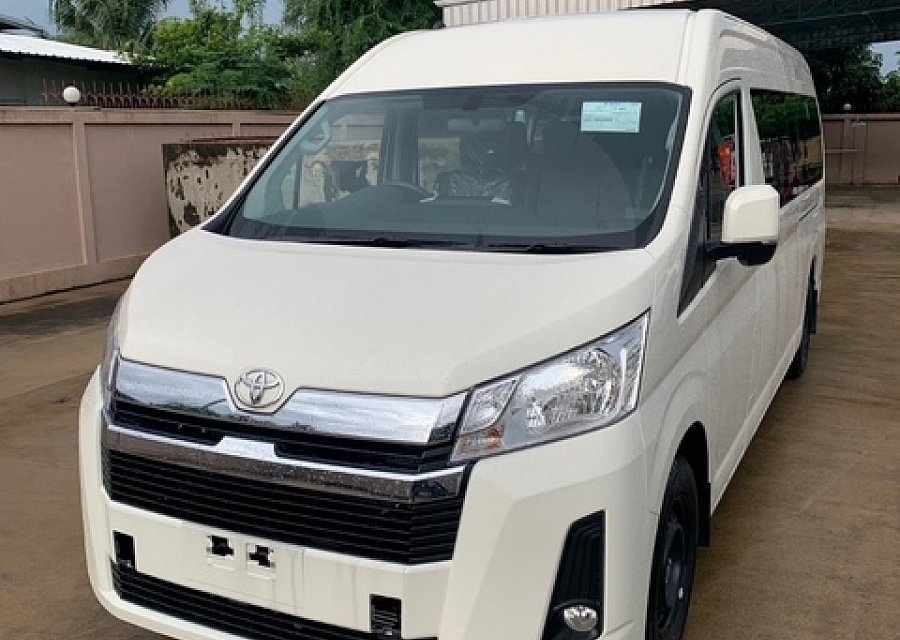 BRAND NEW TOYOTA HIACE COMMUTER